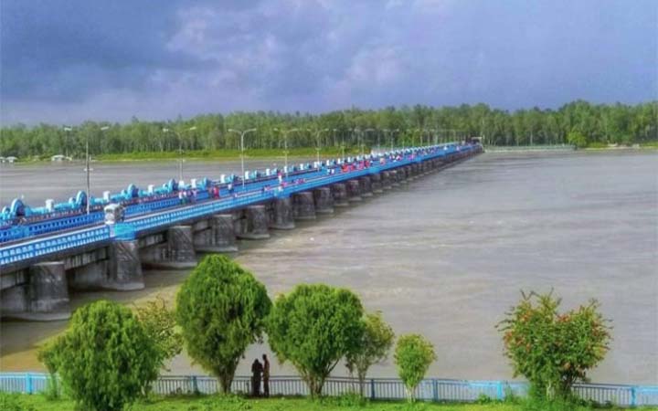 ভারত থেকে আসা অতিরিক্ত পানির চাপে খুলে দেয়া হলো তিস্তা ব্যারেজের ৪৪টি গেট